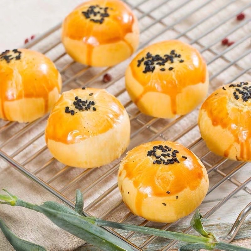 Bánh Trứng Chảy Siêu Ngon, BÁNH PÍA TRỨNG MUỐI ngàn lớp tan chảy, đồ ăn vặt, OneFood68