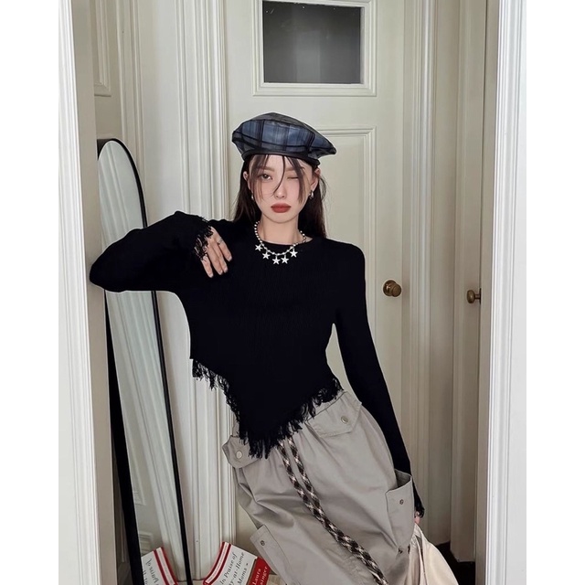 Áo len tăm hoạ tiết tua rua