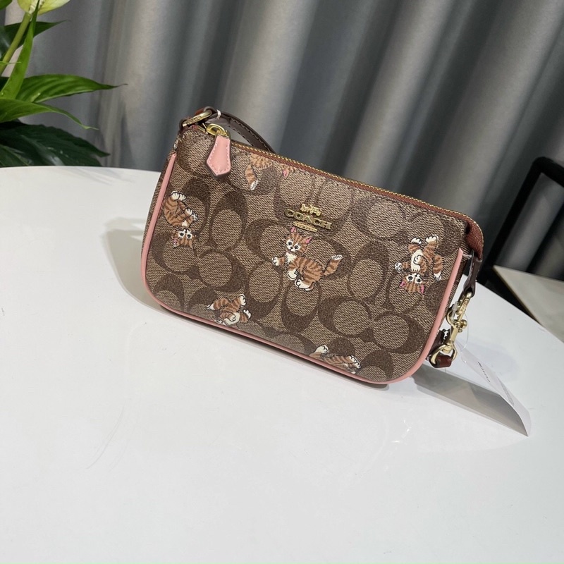 TÚI COACH NOLITA 19 WITH DANCING KITTEN CC418