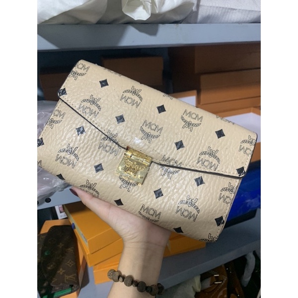 Mĩm mĩm túi xáchh