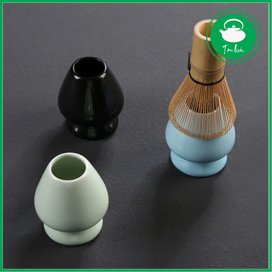 Giá sứ đỡ chổi đánh matcha