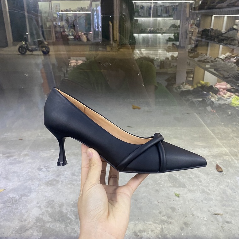 Giày cao gót mũi nhọn hàng đẹp da lì trơn mềm và êm chân , Guốc nữ cao 7 phân mũi nhọn dây chéo Quảng Châu