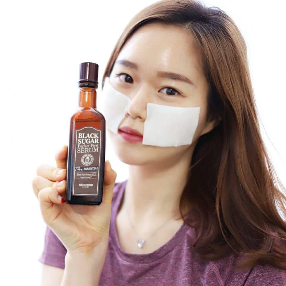 NƯỚC THẦN DƯỠNG DA SKINFOOD BLACK SUGAR OERFECRT FIRST SERUM THE ESSENTIAL 120ML - 12899