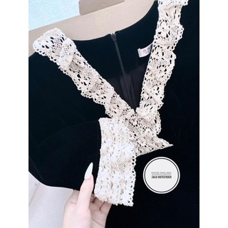 VÁY NHUNG ĐEN PHỐI REN CỔ V