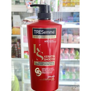 Dầu gội TRESemmé tóc khô vào nếp suôn mượt