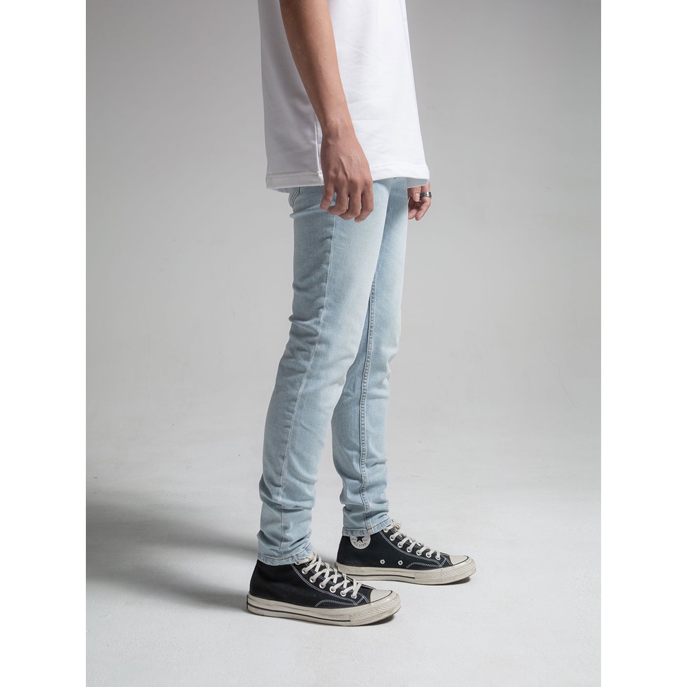 Quần Jeans The Denimaniac dáng ôm sát màu Sky Blue SS23 - 819 Skinny Fit