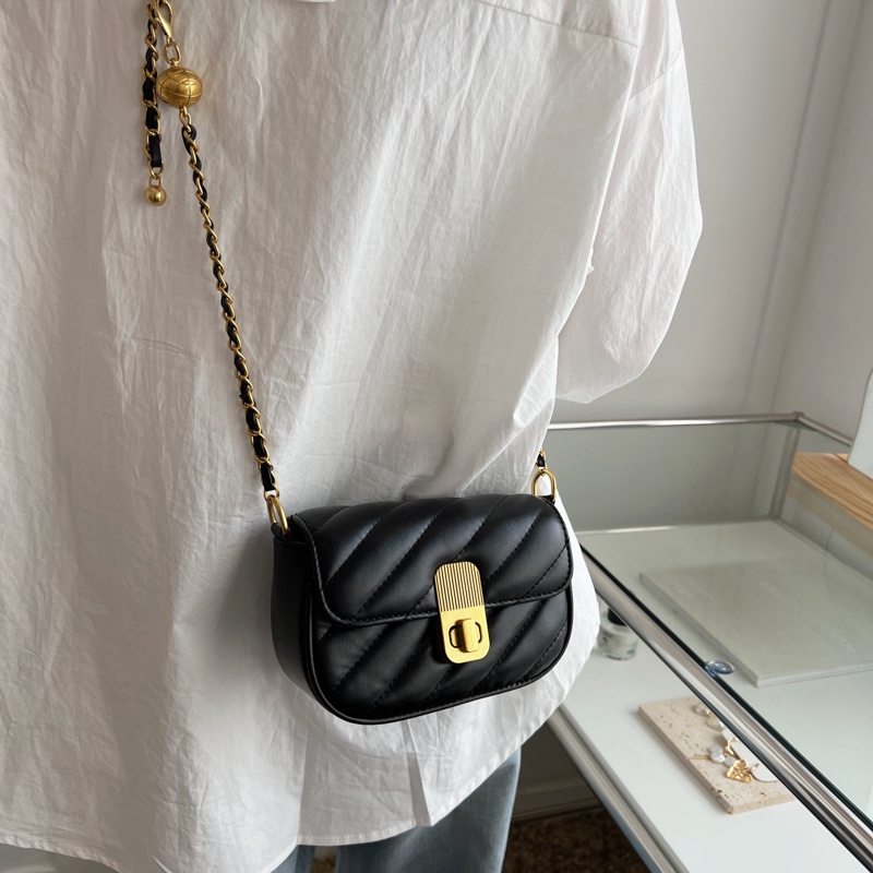 Túi xách nữ đeo chéo khóa xoay mạ đồng vàng siêu sang chất da mềm mịn cao cấp Capucha T226