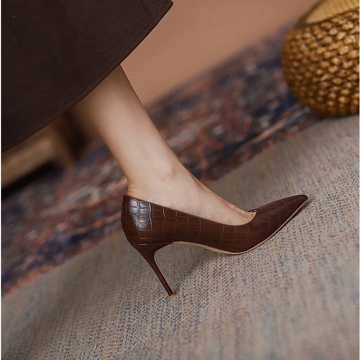 Giày Cao Gót Mũi Nhọn Màu Nâu Phong Cách Retro Cho Nữ