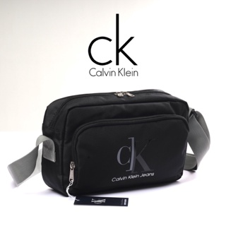 Túi đeo chéo mini logo CK  xịn, dây đeo tháo rời khoá kim loại thời trang. Đầy đủ tem tag