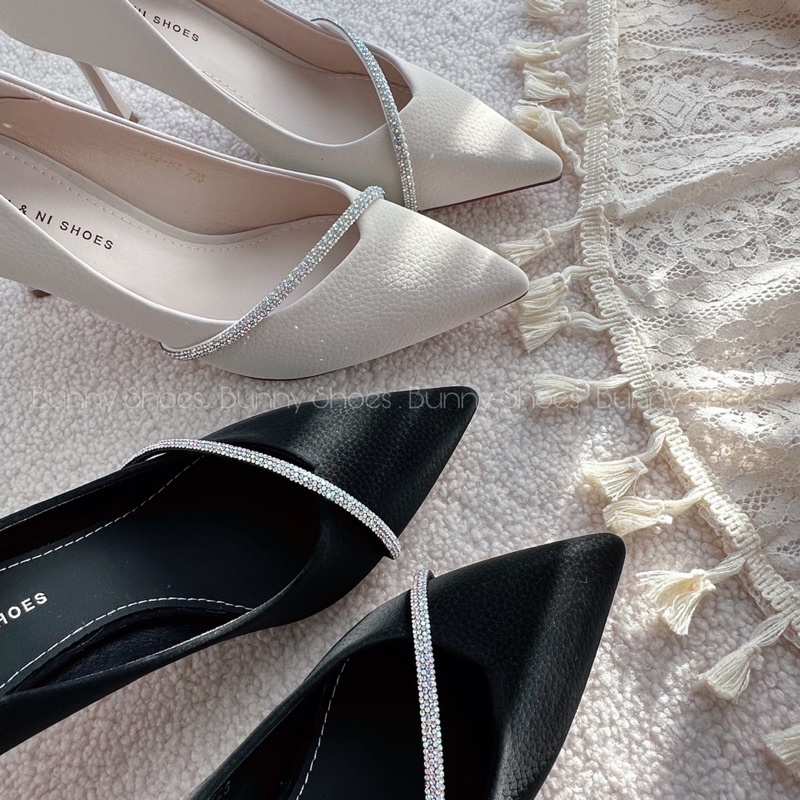 Giày cao gót quai đá chéo - Bunny Shoes