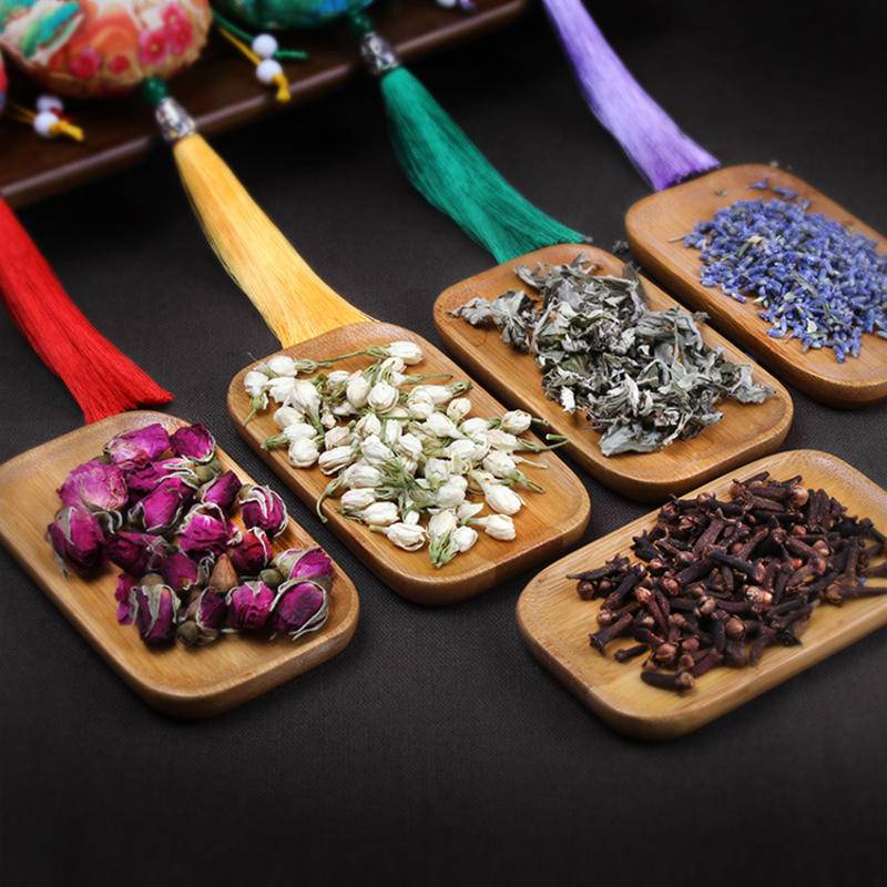 Túi Thơm Thêu Họa Tiết Xinh Xắn Dành Cho Xe Hơi