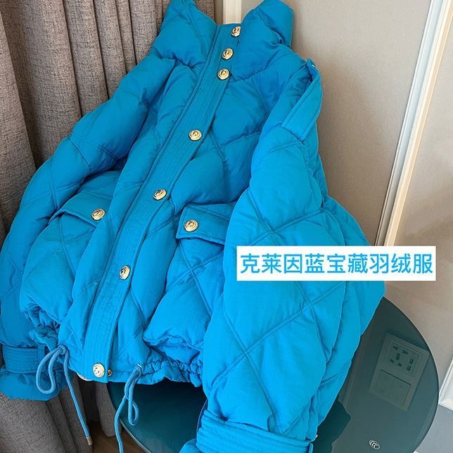 Áo Khoác Đệm Cotton Dày Giữ Ấm Cổ Đứng Khóa Kim Loại Độc Đáo Màu Trắng / Xanh Dương Kích Thước Lớn Phong Cách Mới Cho Cặp Đôi