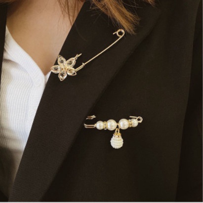 Ghim cài áo, cài lưng quần dễ thương