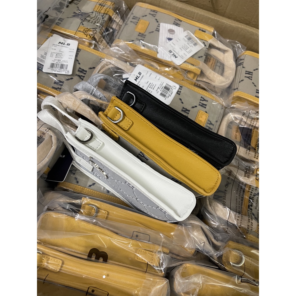 Túi MLB Monogram Handphone Crossbag Newyork Yankees - Túi MLB Đeo Chéo Đựng Điện Thoại Xuất Dư