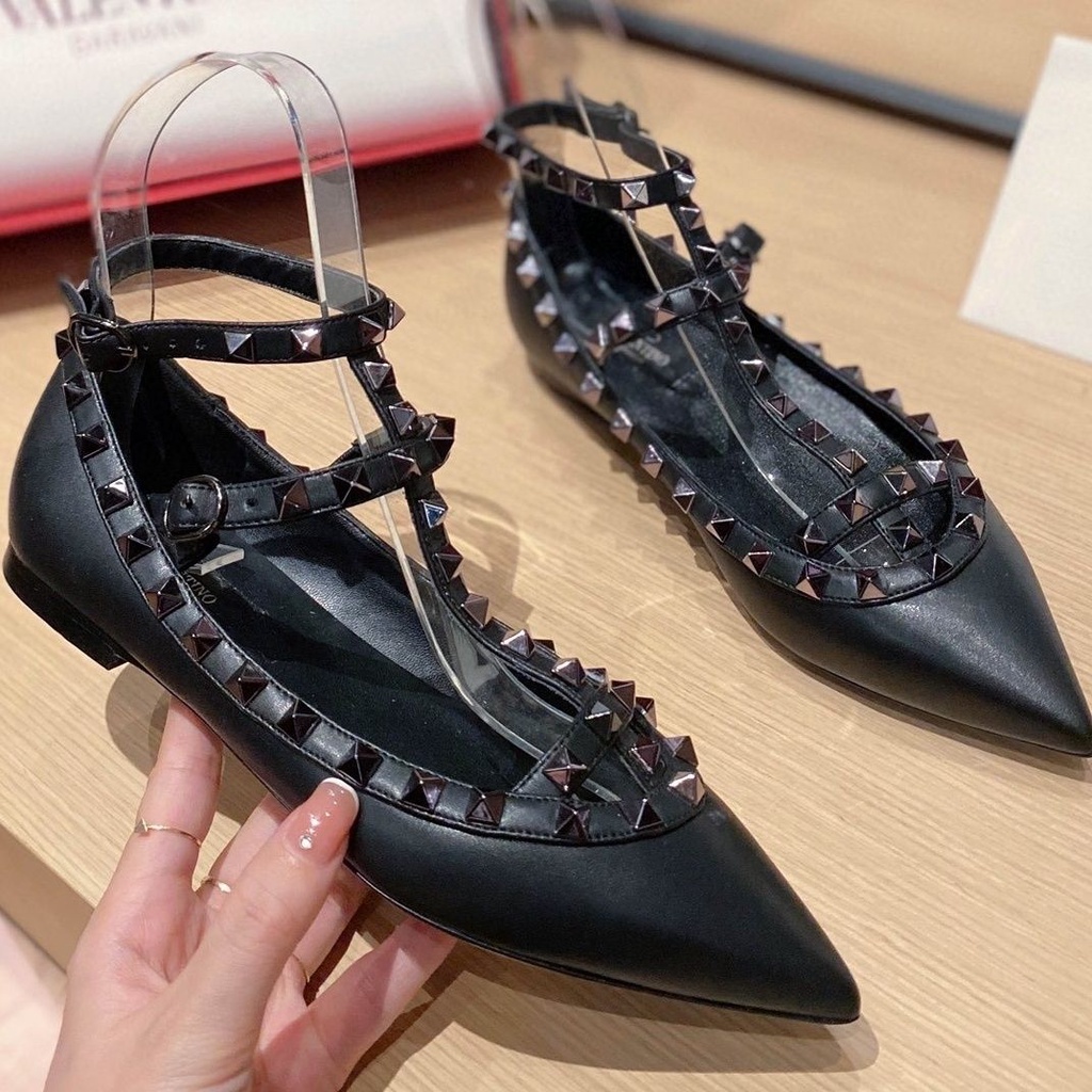 UTCY Valentino matte all-black rivet flat sole shoes women's black patent leather toe strap women's shoes