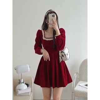 Đầm váy nhung dài tay ren cổ