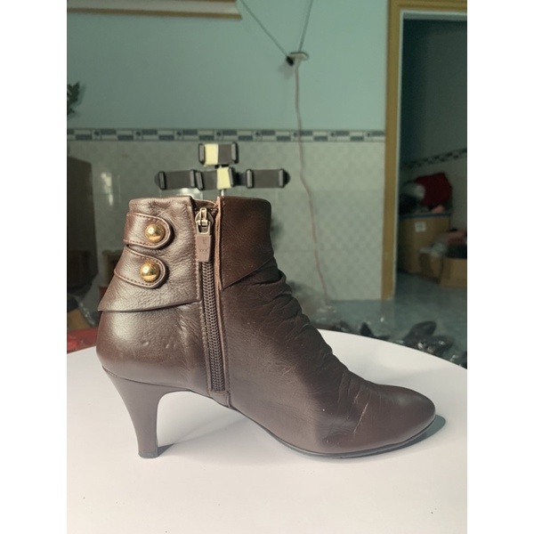 Bốt da thật size 235