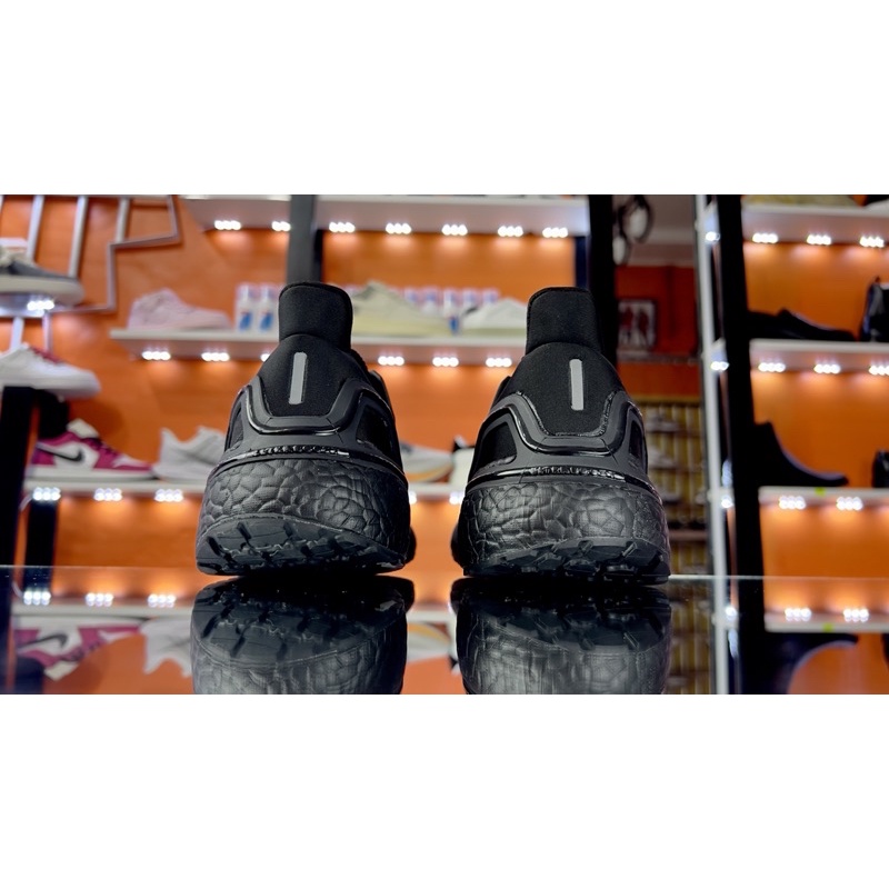 GIÀY SNEAKER ULTRABOOST 6.0 ĐEN KÈM BỘ QUÀ TẶNG GIÁ TRỊ