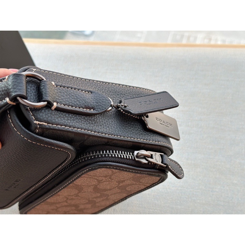 Túi đeo chéo Coach thời trang cao cấp 2023