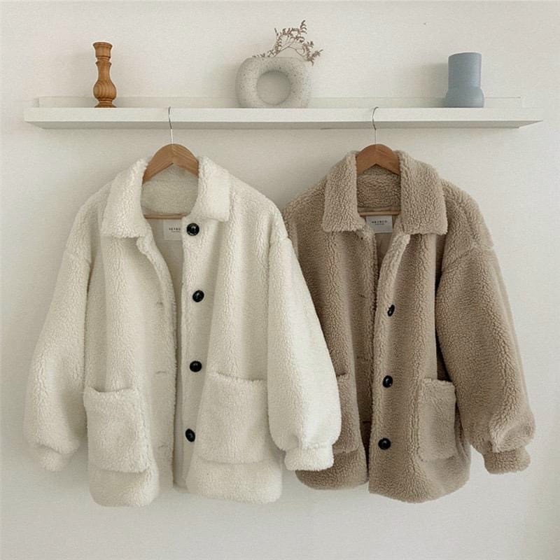 Áo khoác nữ lông cừu 2 túi phối khuy to phong cách cá tính