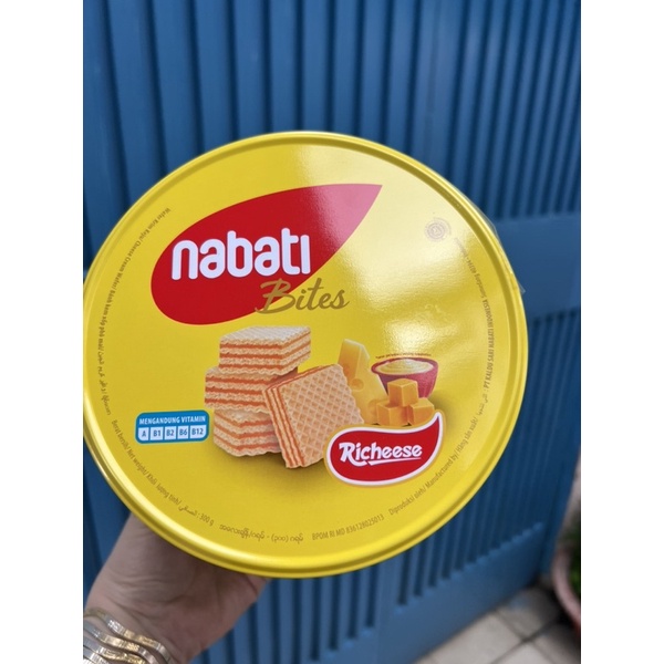 Bánh Nabati Cheese Wafer hộp thiếc 350g