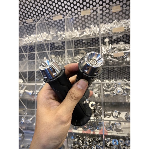 Combo bao tay Daytona kèm gù Salaya - GR5 Titan Fullbox