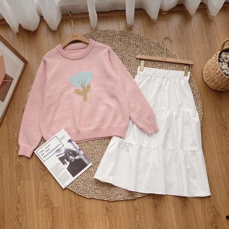 Áo len thêu hoa xanh