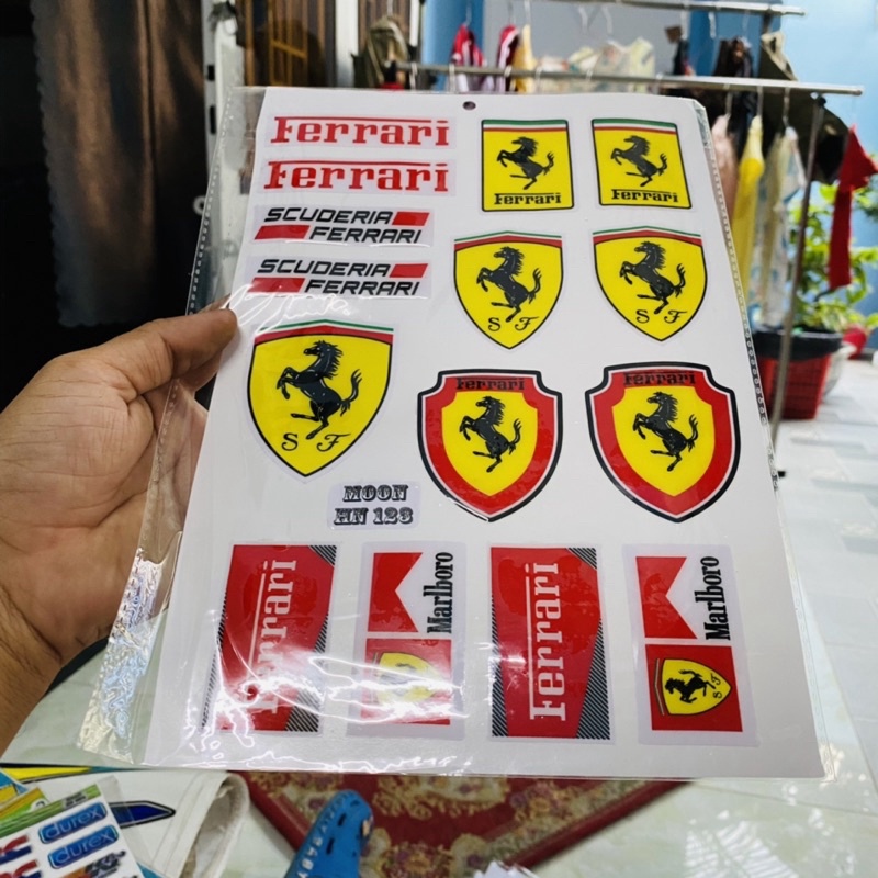 Nguyên vỉ tem logo nổi ferrari