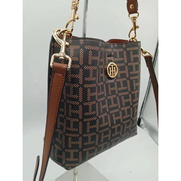 TÚI XÁCH BUCKET TOMMY HILFIGER