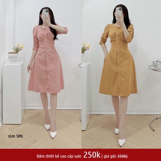 Đầm nhung tăm rúm ngực cúc bọc