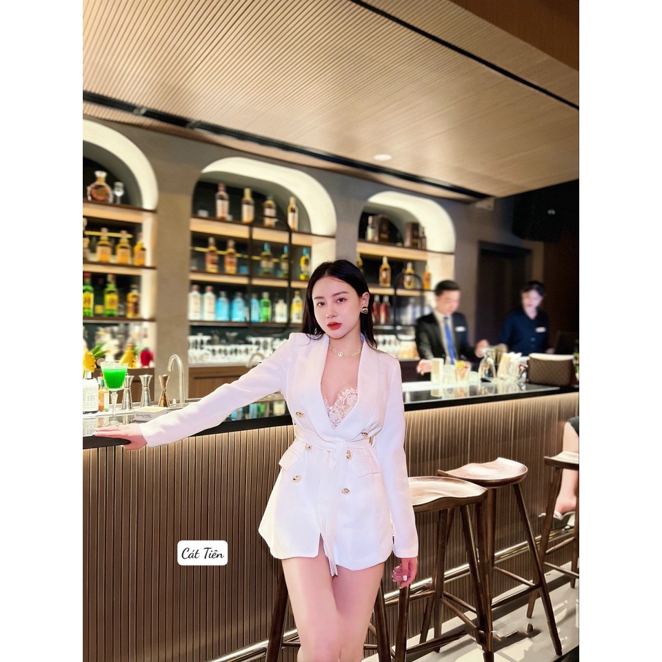 Áo vest khuy vàng siêu sang