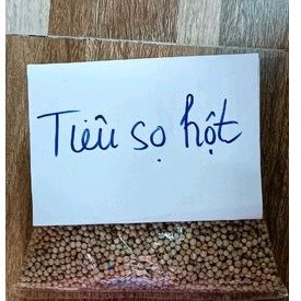Tiêu sọ nguyên hột không tẩy trắng .
