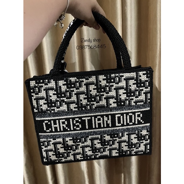 Túi thêu tay hoạ tiết dior
