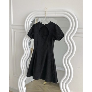 JANET STUDIO • Đầm tay phồng khoét lưng Đen