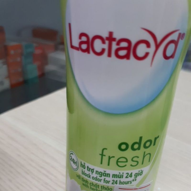 Lactacyd Lá Trầu Không