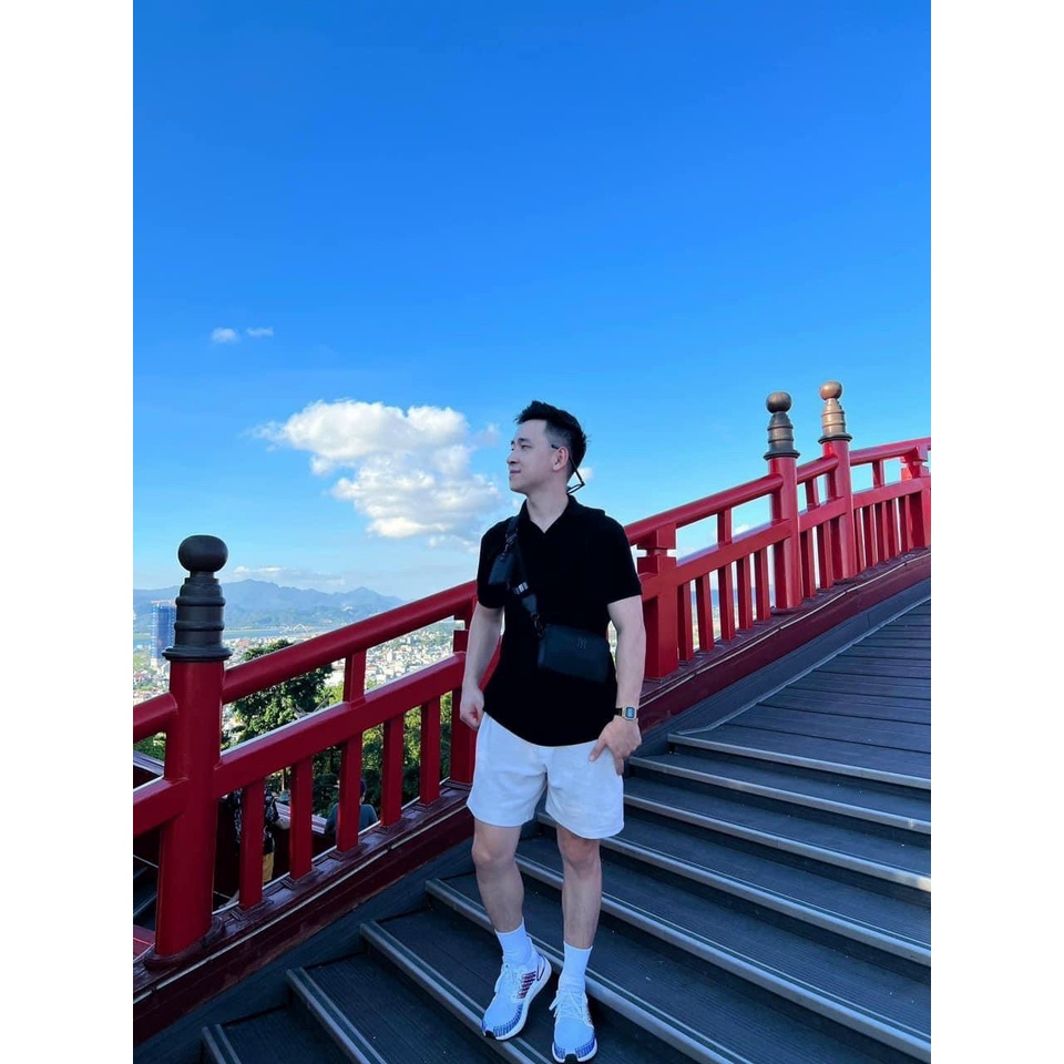 Túi MLB dành cho cả nam và nữ có kèm túi nhỏ chất vân ô xước