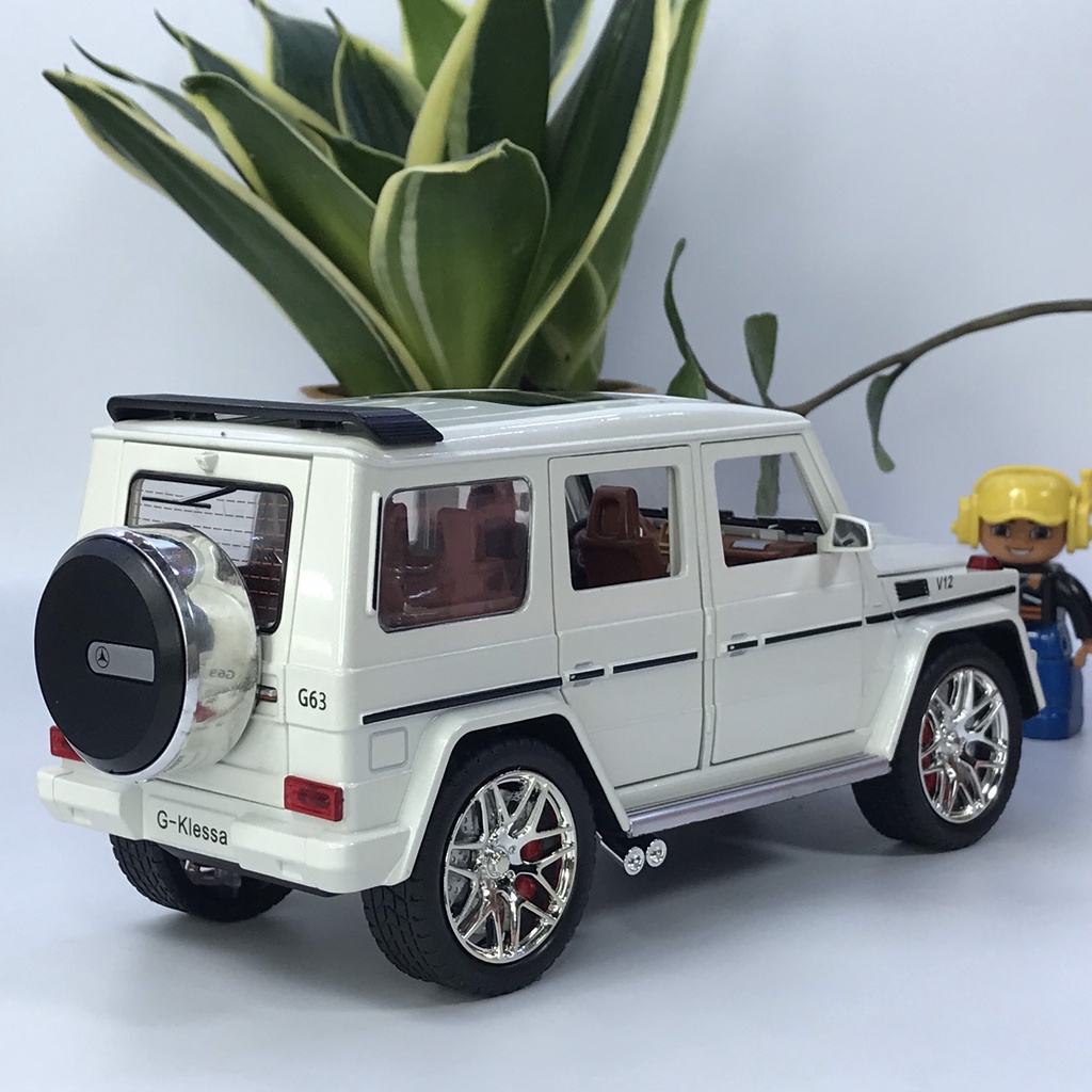 Mô hình xe ô tô Mercedes Benz G63 tỷ lệ 1:24