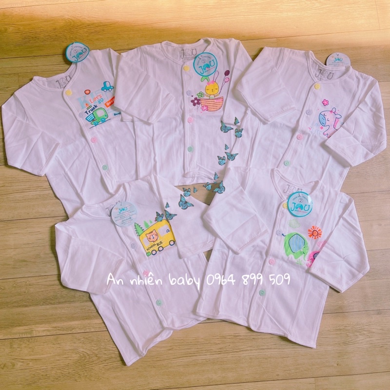 Áo tay dài cotton cài nút giữa trắng in hoạ tiết