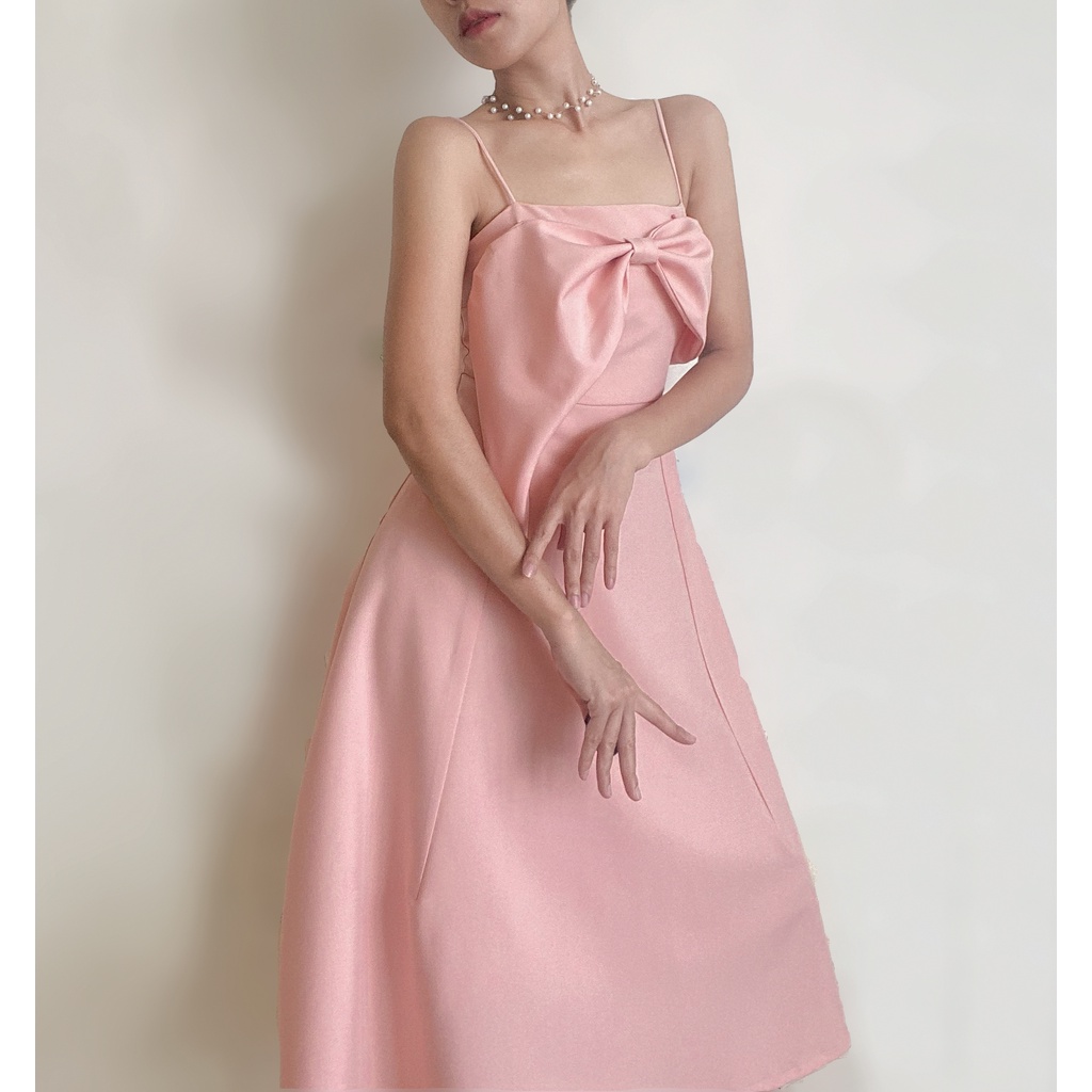 Đầm xoè hồng Tiểu Design phom dài hai dây