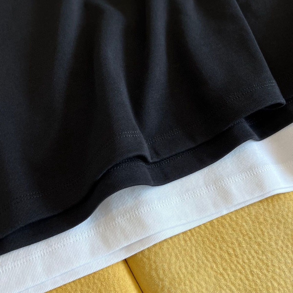 Prada 22ss New triangle logo round neck all-match women's short-sleeved T-shirt must be equipped with several pieces to wear