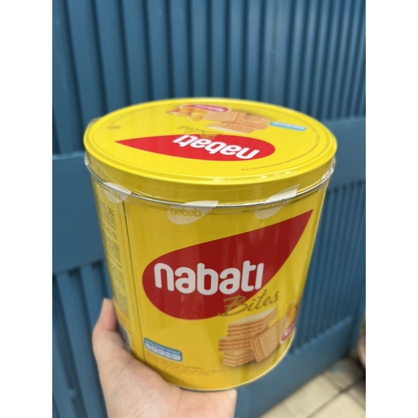 Bánh Nabati Cheese Wafer hộp thiếc 350g
