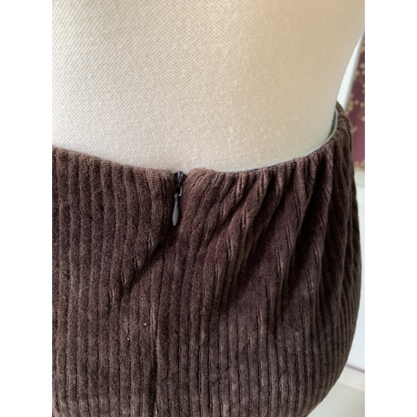Min2handshop Chân váy nhung tăm nâu