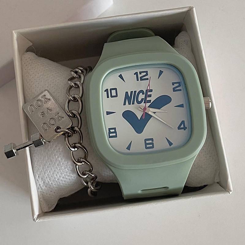 Đồng Hồ Đeo Tay Mặt Vuông Thiết Kế Đơn Giản Thời Trang 2022 Cho Nữ