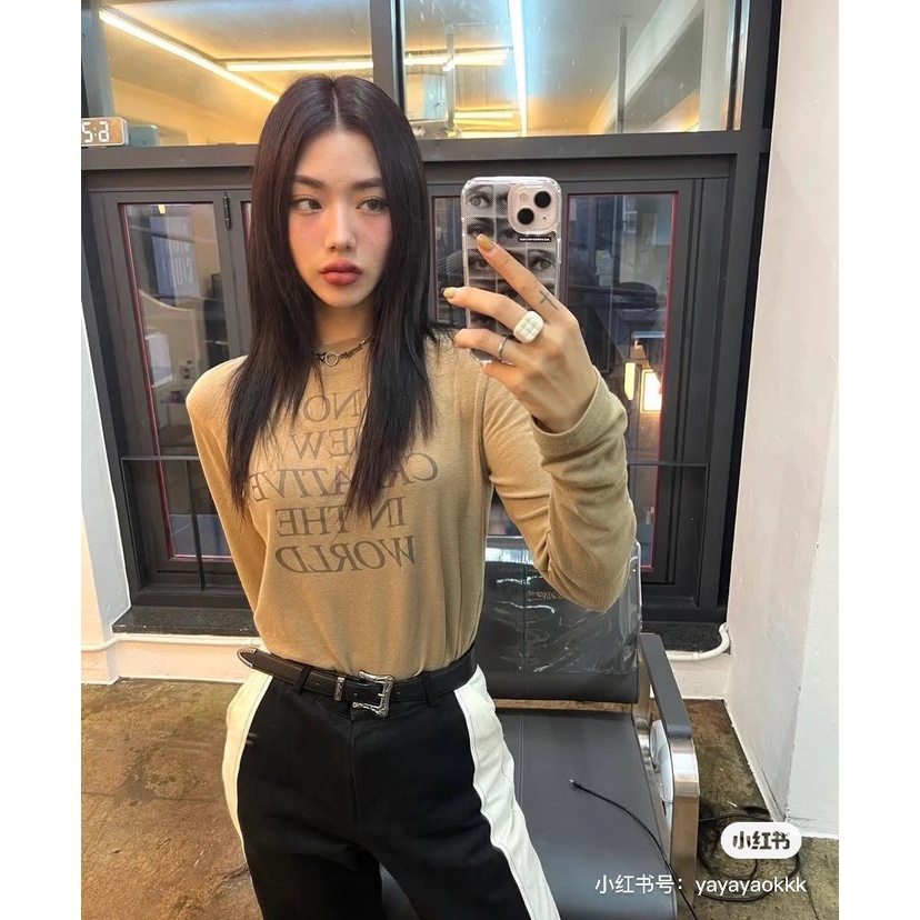 Jennie Áo Thun Tay Dài Dáng Ôm In Chữ Dòng Điện JENNIE