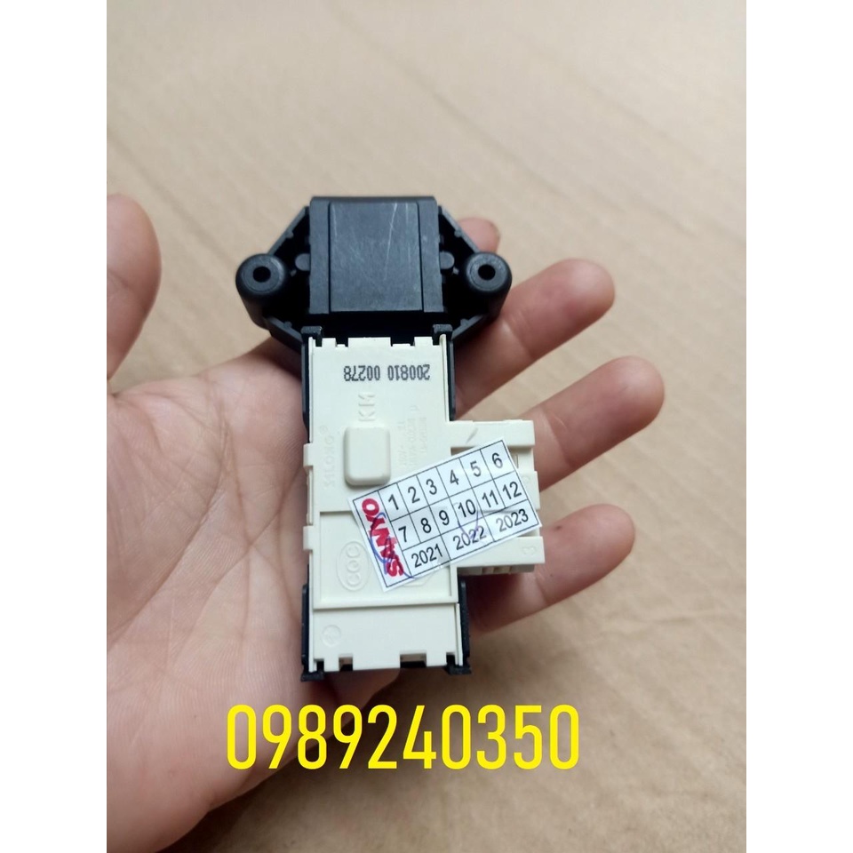 Công tắc khóa cửa máy giặt SANYO AWD - Q750VT lồng ngang chính hãng