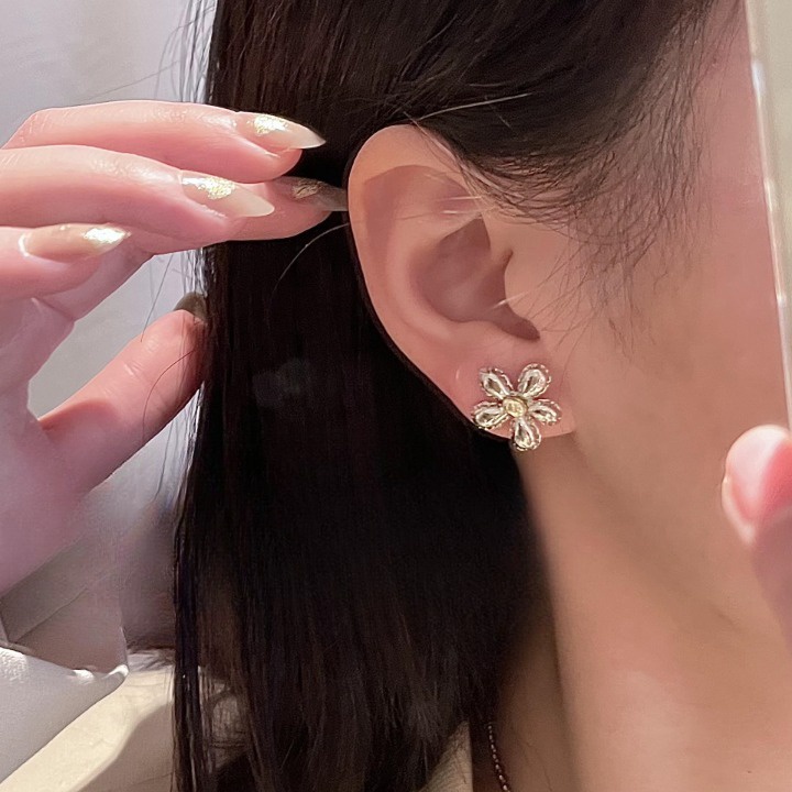 Dây chuyền và bông tai dành cho nữ mạ bạc thiết kế  bông hoa siêu đáng yêu nhí nhảnh phong cách Hàn Quốc Boho