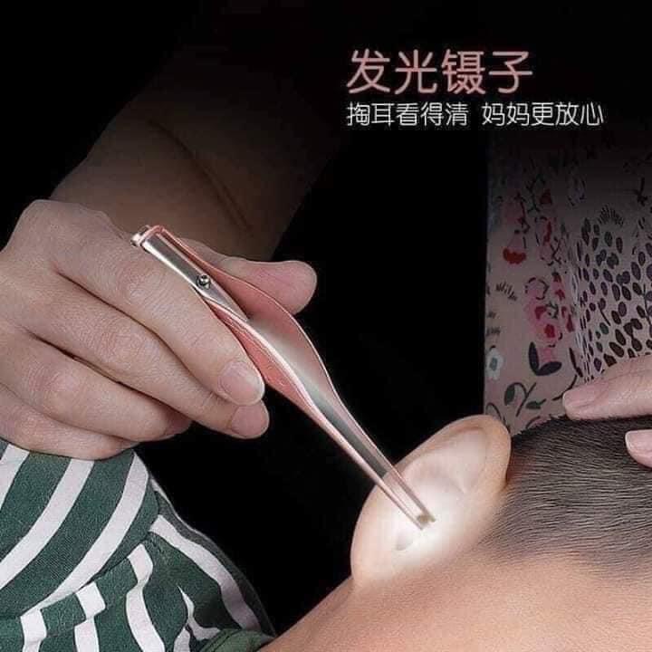 Dụng cụ lấy ráy tai cho bé có đèn