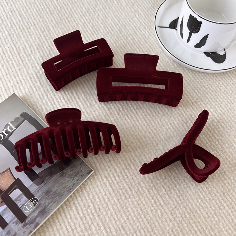 Kẹp Tóc Hình Cá Mập Màu Đỏ Sẫm Thời Trang Thu Đông Hàn Quốc