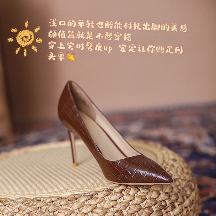 Giày Cao Gót Mũi Nhọn Màu Nâu Phong Cách Retro Cho Nữ