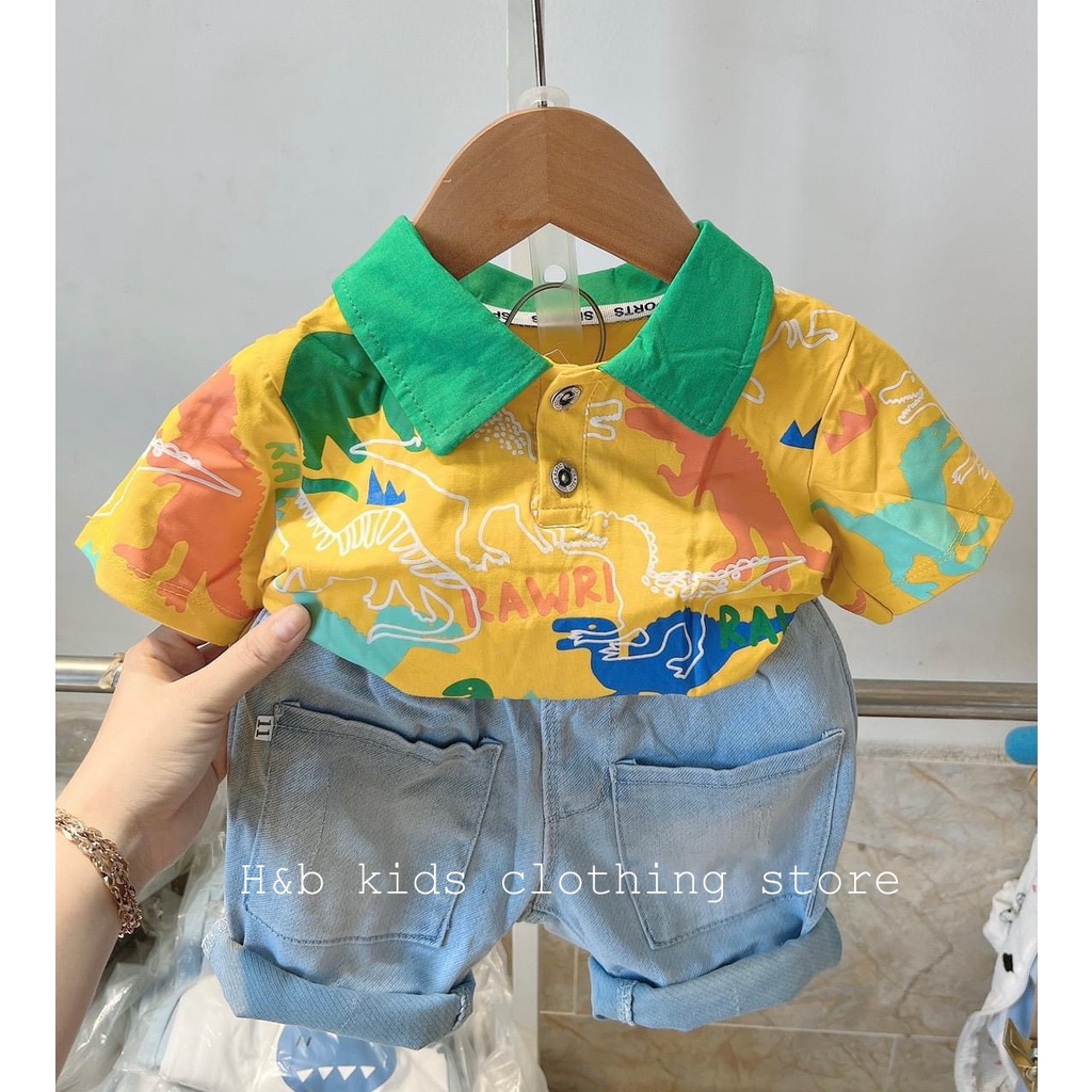 Bộ khủng long cổ bẻ xanh tràn nền bé trai